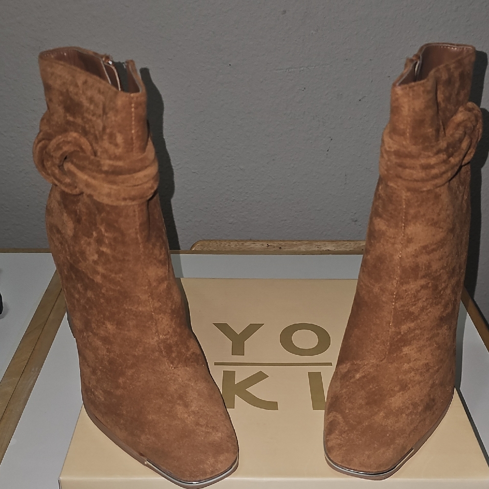 Yoki Women's Brown Ankle Booties
